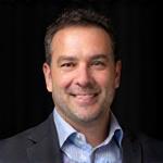 Retrato profesional de Daniel Vargas, ingeniero de sonido principal